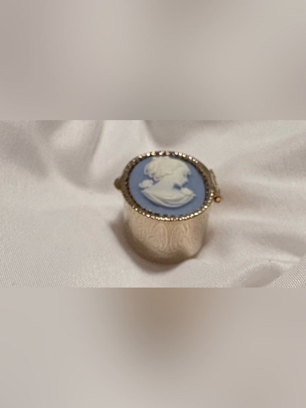 Vintage Blue, White, and Golden  Cameo Pill Box - Picture 6 of 8